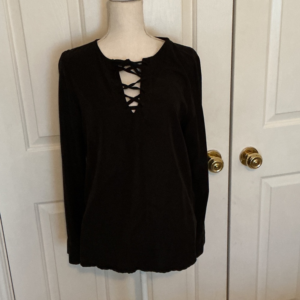 Side Stitch Los Angeles Black Lace-Up Long Sleeve Women's Top